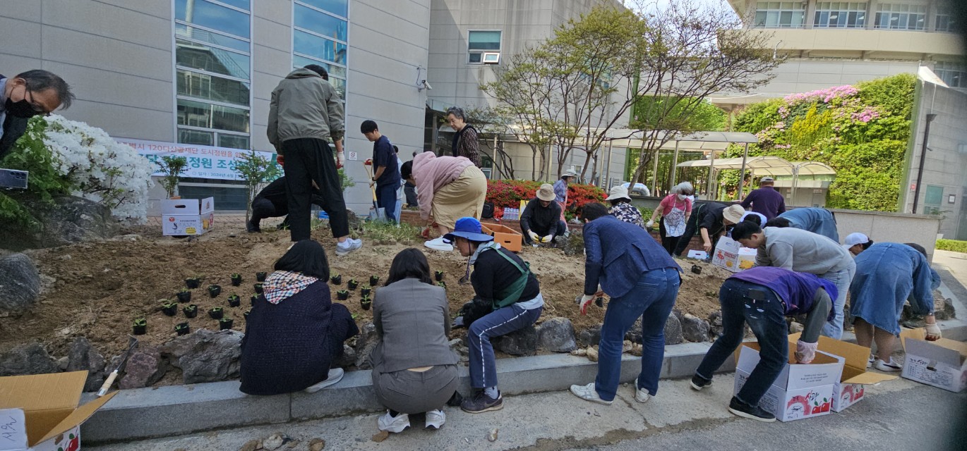 120다산콜재단, 다산 꽃담 기부 정원 조성행사 진행 이미지3